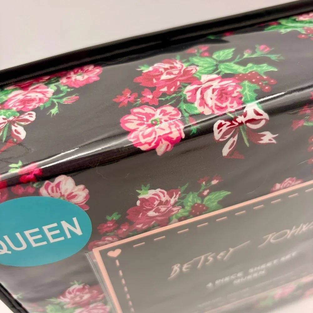 Betsey Johnson Queen 4 Piece Sheet Set Holly Bouquet Pink Floral Black